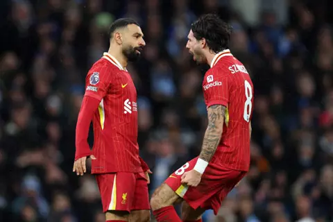 "قائد المستقبل".. ليفربول يوجه مفاجأة مزدوجة إلى سوبوسلاي